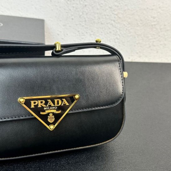 The cutting edge of fashion! 2024SS Shoulder Bag PRADA Prada The cutting edge of fashion! 2024SS Shoulder Bag PRADA Prada
