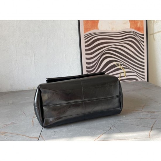 Popular item in magazines and on the streets 2024SS shoulder bag PRADA Popular item in magazines and on the streets 2024SS shoulder bag PRADA