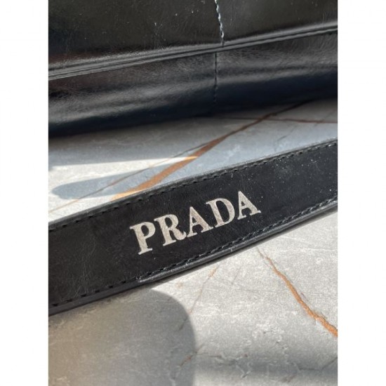 Popular item in magazines and on the streets 2024SS shoulder bag PRADA Popular item in magazines and on the streets 2024SS shoulder bag PRADA