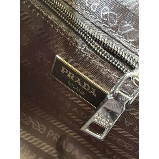 Popular item in magazines and on the streets 2024SS shoulder bag PRADA Popular item in magazines and on the streets 2024SS shoulder bag PRADA