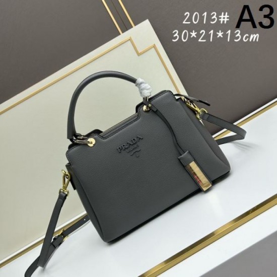 Enjoy fashion in spring and summer 2024SS tote bag PRADA Enjoy fashion in spring and summer 2024SS tote bag PRADA