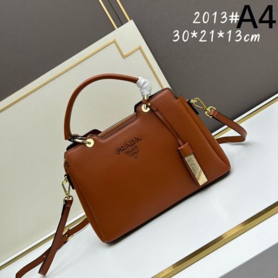 Enjoy fashion in spring and summer 2024SS tote bag PRADA Enjoy fashion in spring and summer 2024SS tote bag PRADA
