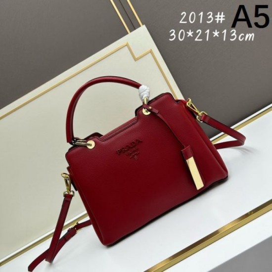 Enjoy fashion in spring and summer 2024SS tote bag PRADA Enjoy fashion in spring and summer 2024SS tote bag PRADA