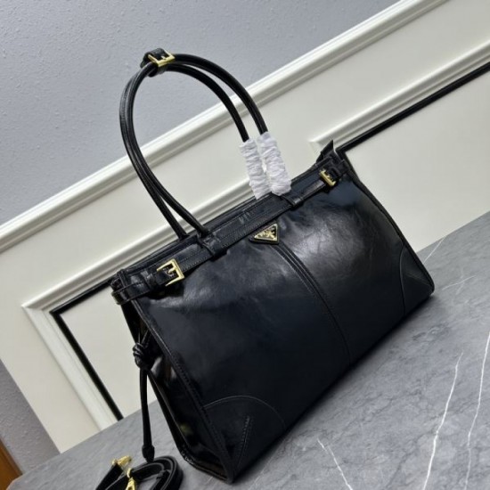 The overwhelmingly popular fashionable 2024SS tote bag PRADA The overwhelmingly popular fashionable 2024SS tote bag PRADA