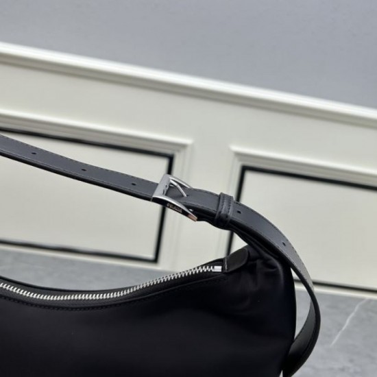 This summer's most popular brand 2024SS tote bag PRADA This summer's most popular brand 2024SS tote bag PRADA