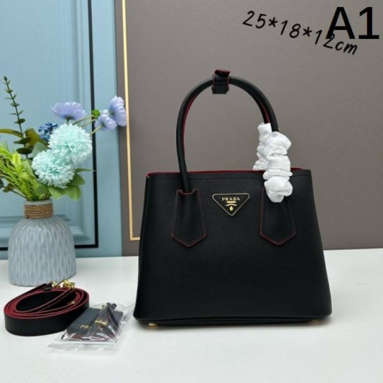 Upgrade your summer classic style 2024SS tote bag PRADA Upgrade your summer classic style 2024SS tote bag PRADA