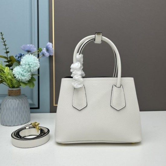 Upgrade your summer classic style 2024SS tote bag PRADA Upgrade your summer classic style 2024SS tote bag PRADA