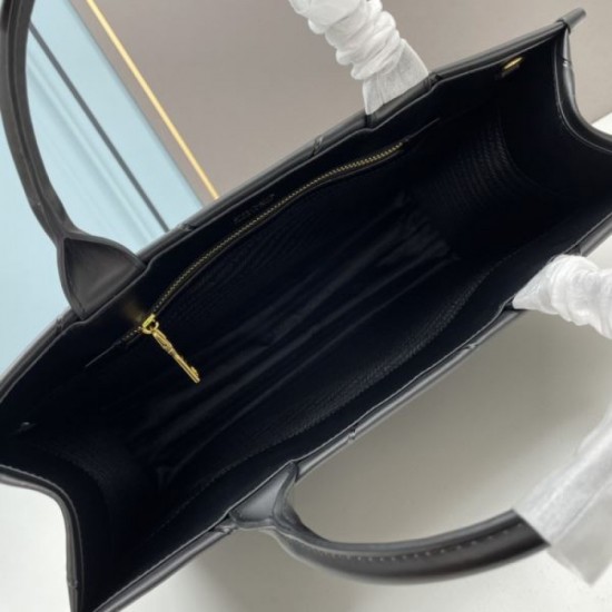 Enjoy the latest summer style 2024SS tote bag PRADA Enjoy the latest summer style 2024SS tote bag PRADA