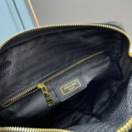 Cute guaranteed to be sold out Very popular 2024SS shoulder bag PRADA Prada Cute guaranteed to be sold out Very popular 2024SS shoulder bag PRADA Prada