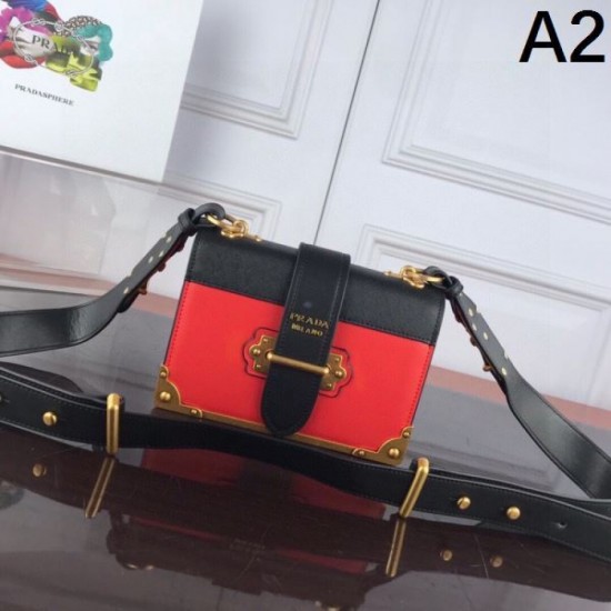 Very popular domestic sold out limited quantity 2024SS shoulder bag PRADA Prada Very popular domestic sold out limited quantity 2024SS shoulder bag PRADA Prada