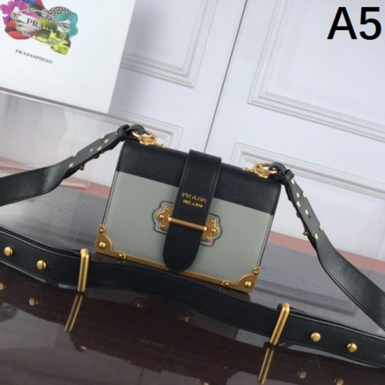 Very popular domestic sold out limited quantity 2024SS shoulder bag PRADA Prada Very popular domestic sold out limited quantity 2024SS shoulder bag PRADA Prada