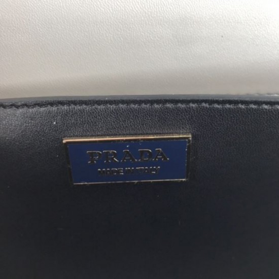 Very popular domestic sold out limited quantity 2024SS shoulder bag PRADA Prada Very popular domestic sold out limited quantity 2024SS shoulder bag PRADA Prada
