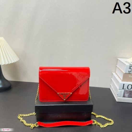 New spring/summer style 2024SS shoulder bag PRADA New spring/summer style 2024SS shoulder bag PRADA