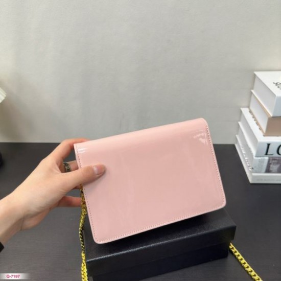 New spring/summer style 2024SS shoulder bag PRADA New spring/summer style 2024SS shoulder bag PRADA