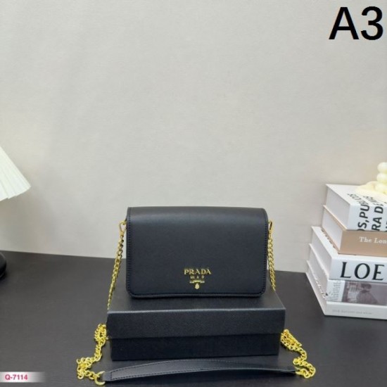 Refreshing style for spring and summer 2024SS shoulder bag PRADA Prada Refreshing style for spring and summer 2024SS shoulder bag PRADA Prada
