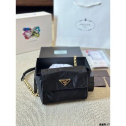 Continuing trend in spring and summer 2024SS shoulder bag PRADA