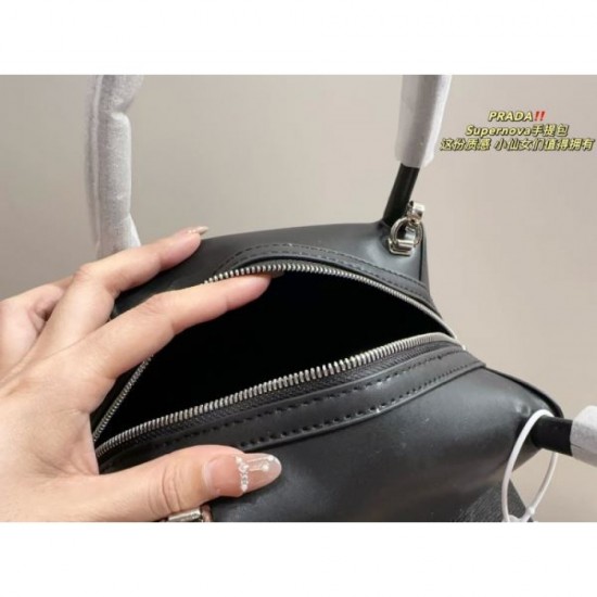 Stylish atmosphere 2024SS tote bag PRADA Prada Stylish atmosphere 2024SS tote bag PRADA Prada