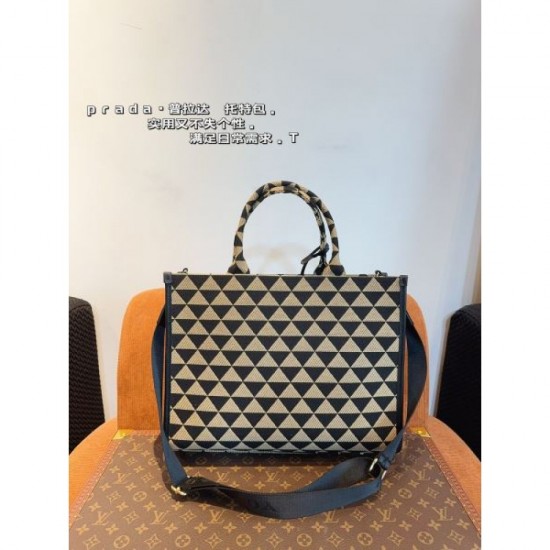 Very popular model in Japan 2024SS tote bag PRADA Prada Very popular model in Japan 2024SS tote bag PRADA Prada