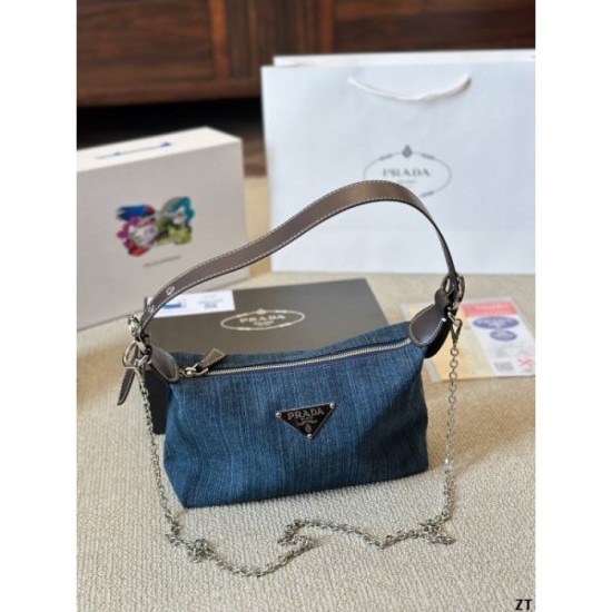 2024SS tote bag PRADA Prada that is sure to be a hit this year 2024SS tote bag PRADA Prada that is sure to be a hit this year