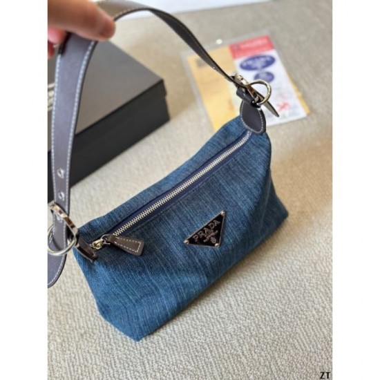 2024SS tote bag PRADA Prada that is sure to be a hit this year 2024SS tote bag PRADA Prada that is sure to be a hit this year