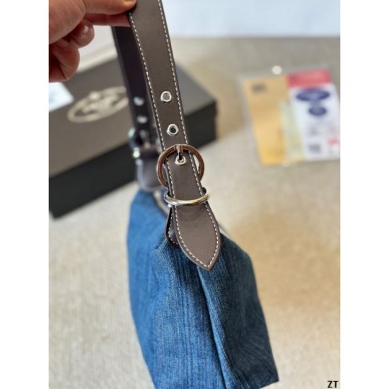 2024SS tote bag PRADA Prada that is sure to be a hit this year 2024SS tote bag PRADA Prada that is sure to be a hit this year