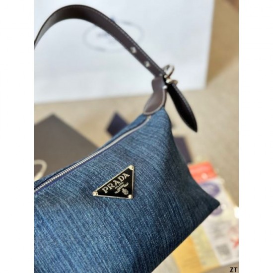 2024SS tote bag PRADA Prada that is sure to be a hit this year 2024SS tote bag PRADA Prada that is sure to be a hit this year