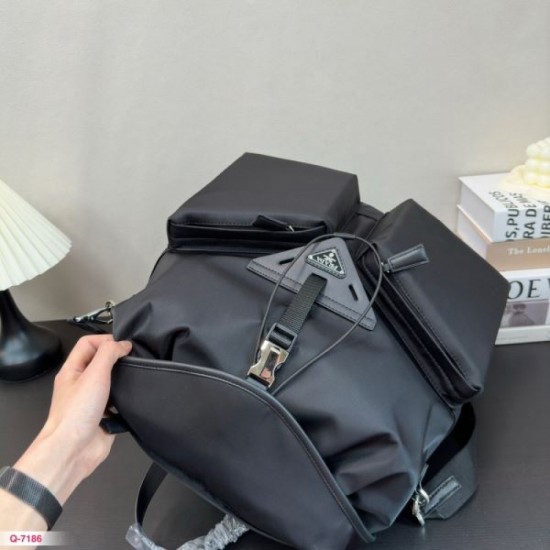 Highly conspicuous new 2024SS backpack PRADA Prada Highly conspicuous new 2024SS backpack PRADA Prada