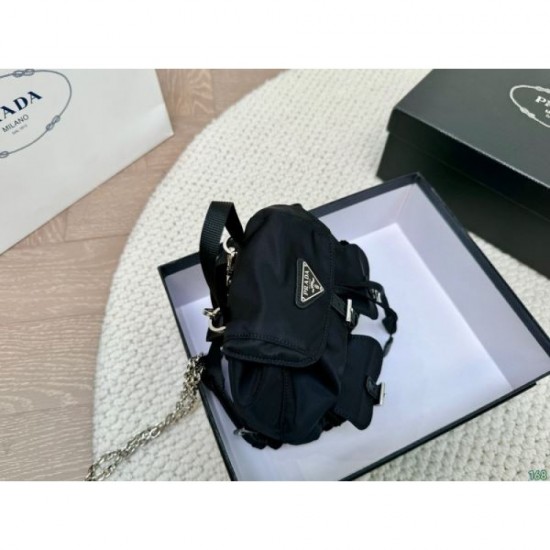New Spring/Summer Sold Out Magazine 2024SS Backpack PRADA Prada New Spring/Summer Sold Out Magazine 2024SS Backpack PRADA Prada