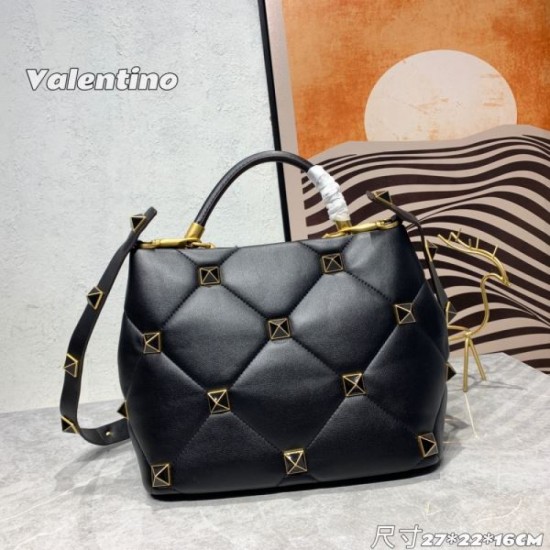 Recommended on sale 2024SS tote bag VALENTINO Recommended on sale 2024SS tote bag VALENTINO