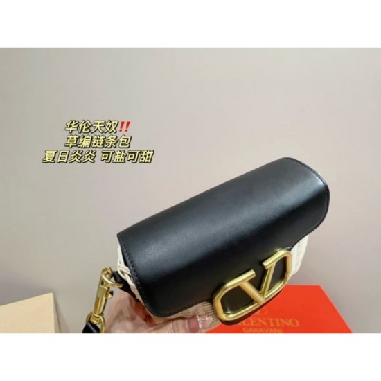 Limited quantity sale 2024SS shoulder bag VALENTINO Valentino Limited quantity sale 2024SS shoulder bag VALENTINO Valentino