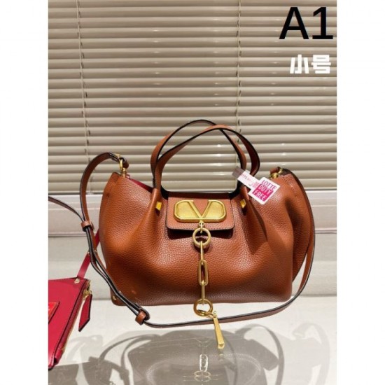 Lowest price popular item 2024SS tote bag VALENTINO Valentino Lowest price popular item 2024SS tote bag VALENTINO Valentino