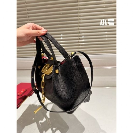 Lowest price popular item 2024SS tote bag VALENTINO Valentino Lowest price popular item 2024SS tote bag VALENTINO Valentino