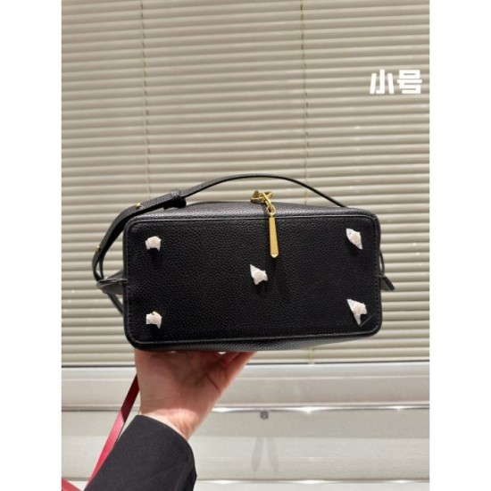 Lowest price popular item 2024SS tote bag VALENTINO Valentino Lowest price popular item 2024SS tote bag VALENTINO Valentino