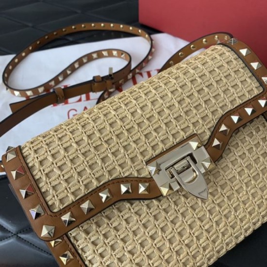 Limited production product 2024SS shoulder bag VALENTINO Valentino Limited production product 2024SS shoulder bag VALENTINO Valentino
