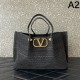 Stock Sale 2024SS Tote Bag VALENTINO Valentino Stock Sale 2024SS Tote Bag VALENTINO Valentino