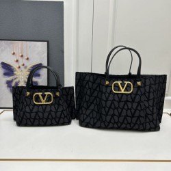 2024SS limited quantity VALENTINO tote bag