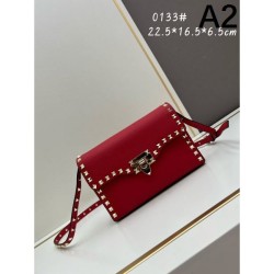 VALENTINO 2024FW highly recommended shoulder bag
