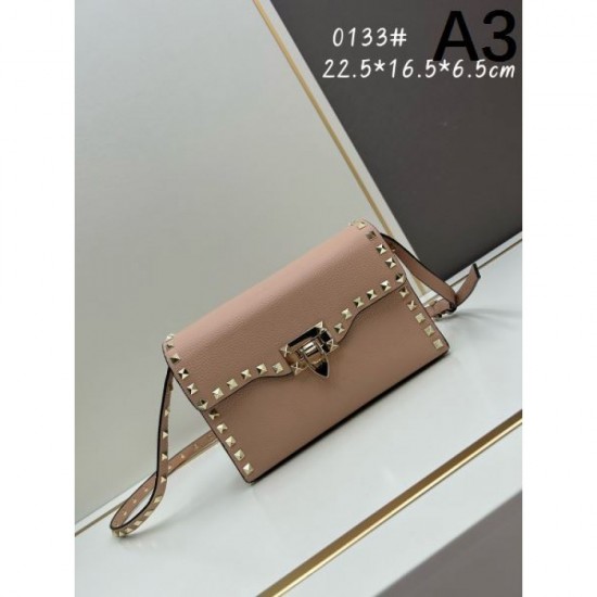 VALENTINO 2024FW highly recommended shoulder bag VALENTINO 2024FW highly recommended shoulder bag