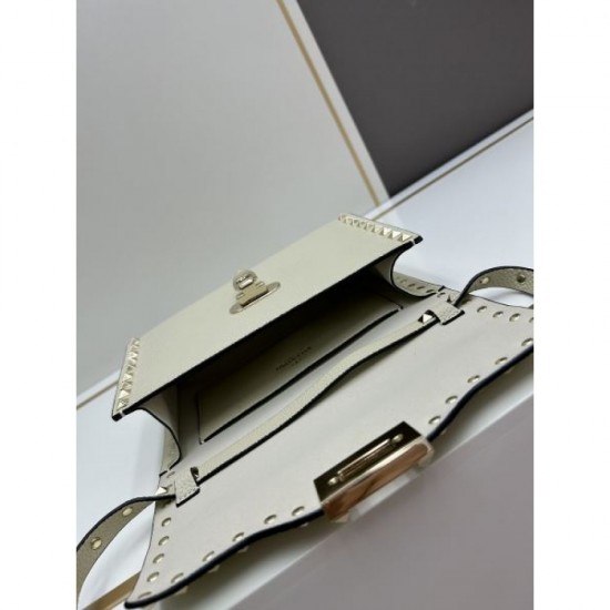VALENTINO 2024FW highly recommended shoulder bag VALENTINO 2024FW highly recommended shoulder bag