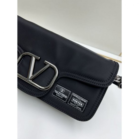 VALENTINO 2024FW hugely popular tote bag VALENTINO 2024FW hugely popular tote bag