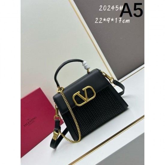 VALENTINO 2024FW New arrival tote bag this season VALENTINO 2024FW New arrival tote bag this season