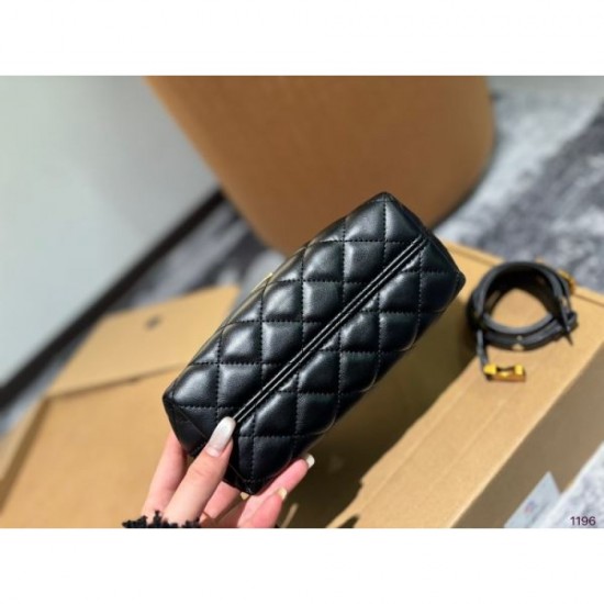 Outstanding Freshness 2024SS Tote Bag YSL Yves Saint Laurent Outstanding Freshness 2024SS Tote Bag YSL Yves Saint Laurent