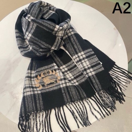 2024FW Scarf BURBERRY Burberry A relaxed style is completed 2024FW Scarf BURBERRY Burberry A relaxed style is completed