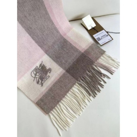 2024FW Scarf BURBERRY You can rest assured that you can see a glimpse from Burberry tops. 2024FW Scarf BURBERRY You can rest assured that you can see a glimpse from Burberry tops.