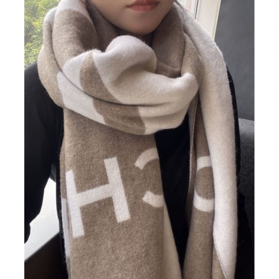 2024FW Scarf CHANEL A must-have item for fashion people 2024FW Scarf CHANEL A must-have item for fashion people