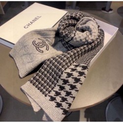 2024FW Scarf CHANEL Chanel gives the impression of a fashionable expert