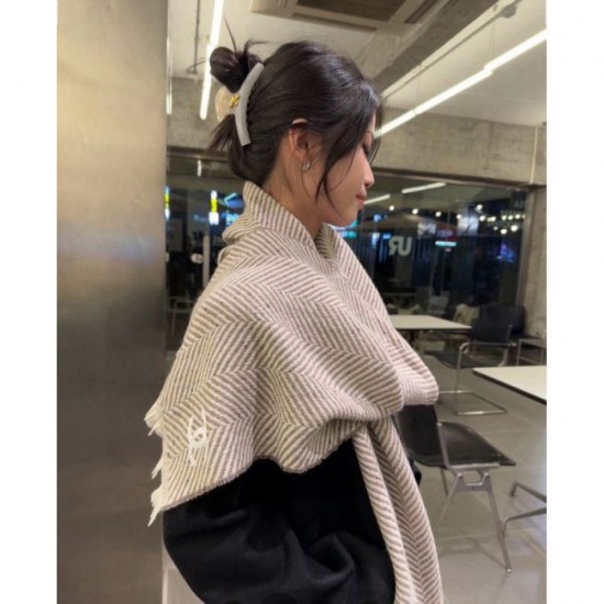 2024FW Scarf CHANEL Recommended tops for fall and winter 2024FW Scarf CHANEL Recommended tops for fall and winter