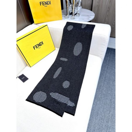 2024FW Scarf FENDI Elegant and casual atmosphere 2024FW Scarf FENDI Elegant and casual atmosphere