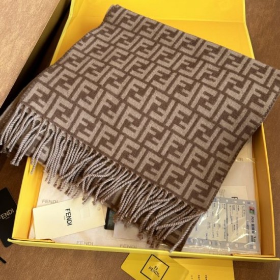 2024FW Scarf FENDI Favorite style for this fall 2024FW Scarf FENDI Favorite style for this fall