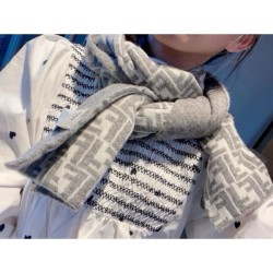 2024FW Scarf FENDI Wear with a beautiful impression
